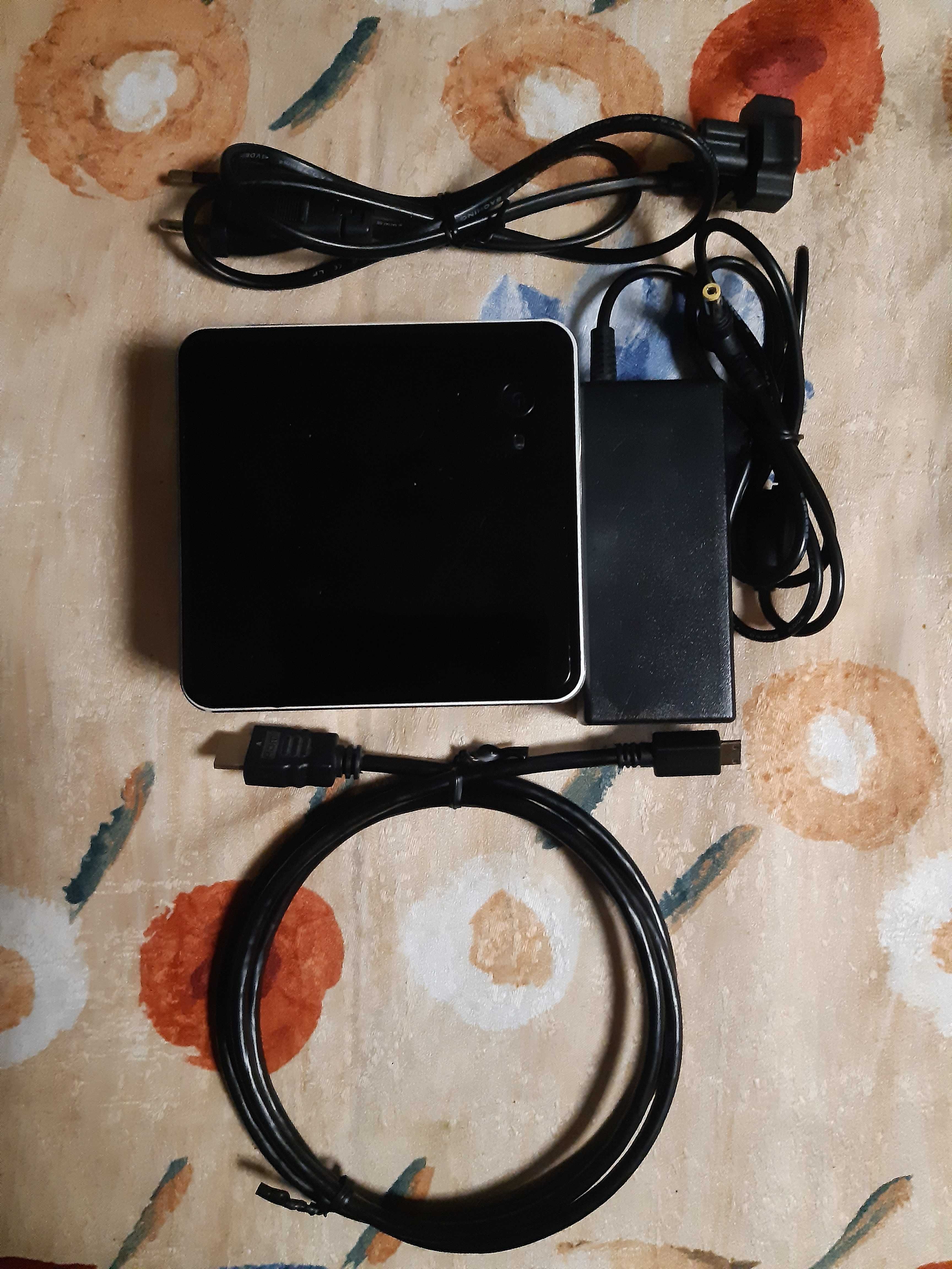 Mini Komputer NUC  D34010WYKH