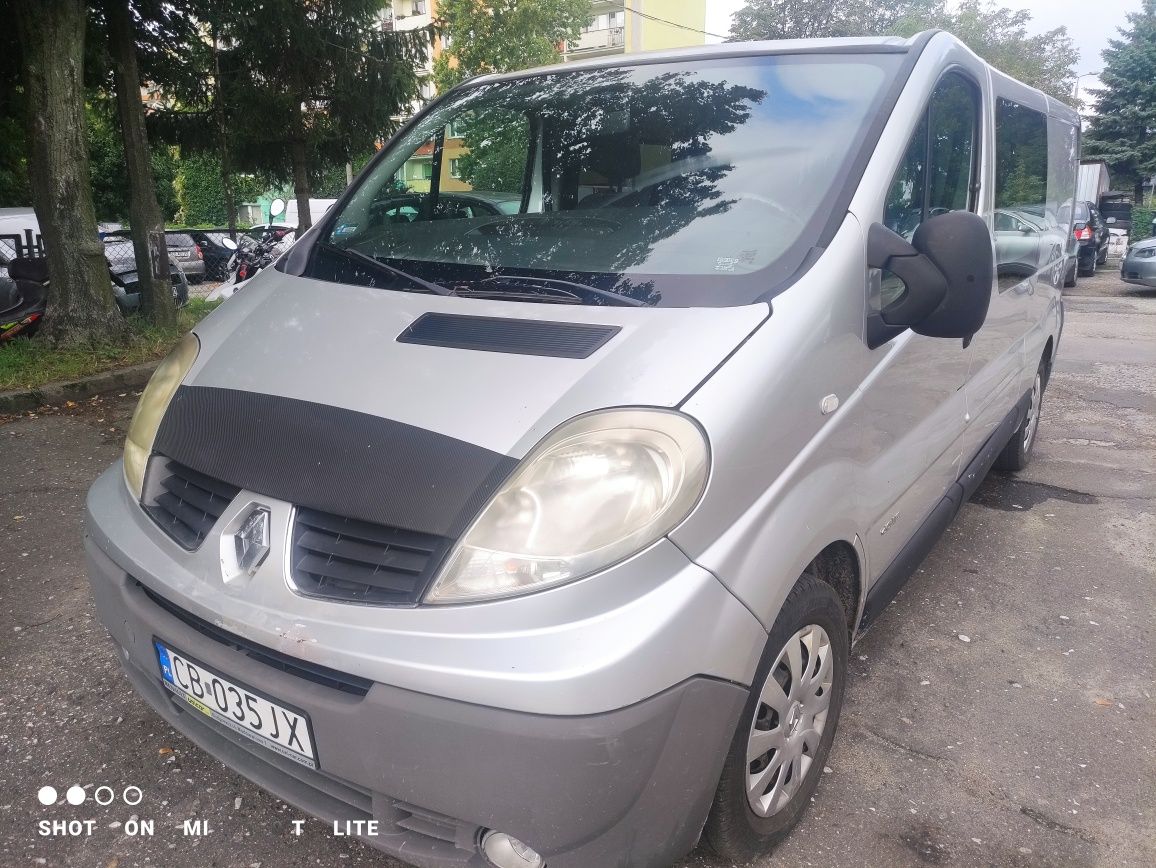 Renault Trafic 6 osobowy 2.0 diesel klima