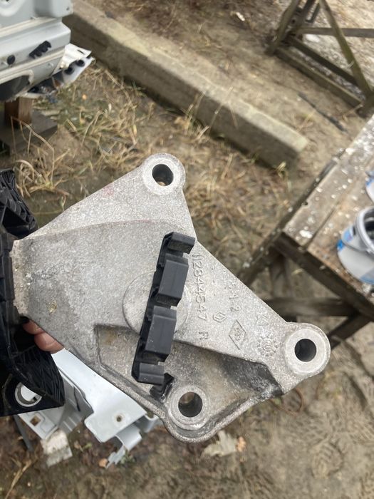 подушка двигателя рено 0,9