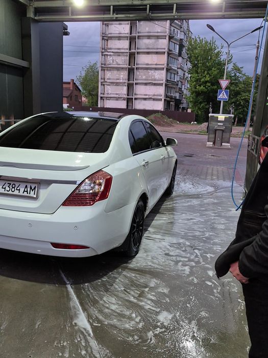 GEELY emgrand ec7 газ. Бен. ОБМЕН на Vito Trafic Vivaro