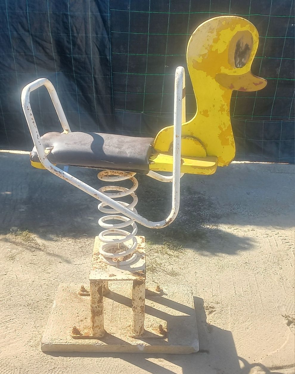 Baloiço de mola, patinho.
