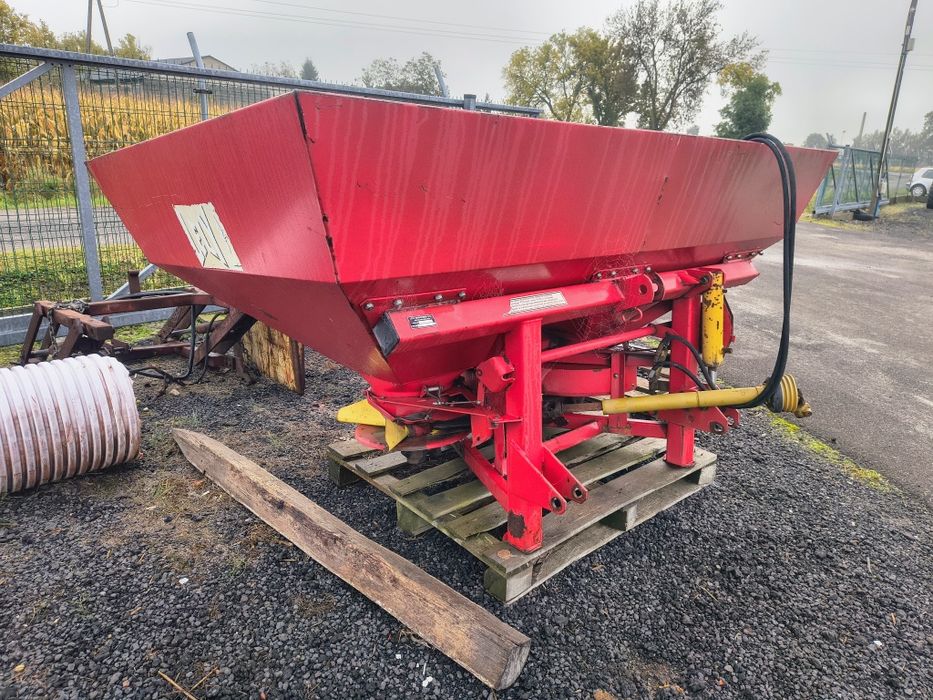Rozsiewacz nawozu Amazone za-m compact lely centerliner  sulky bogball