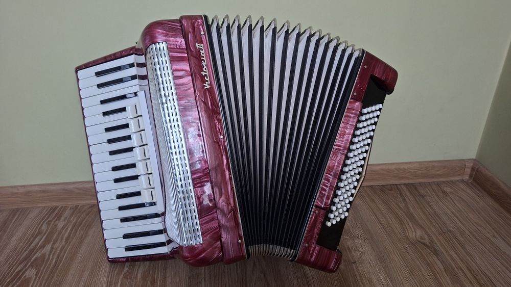 Akordeon Victoria 2, 80 basów