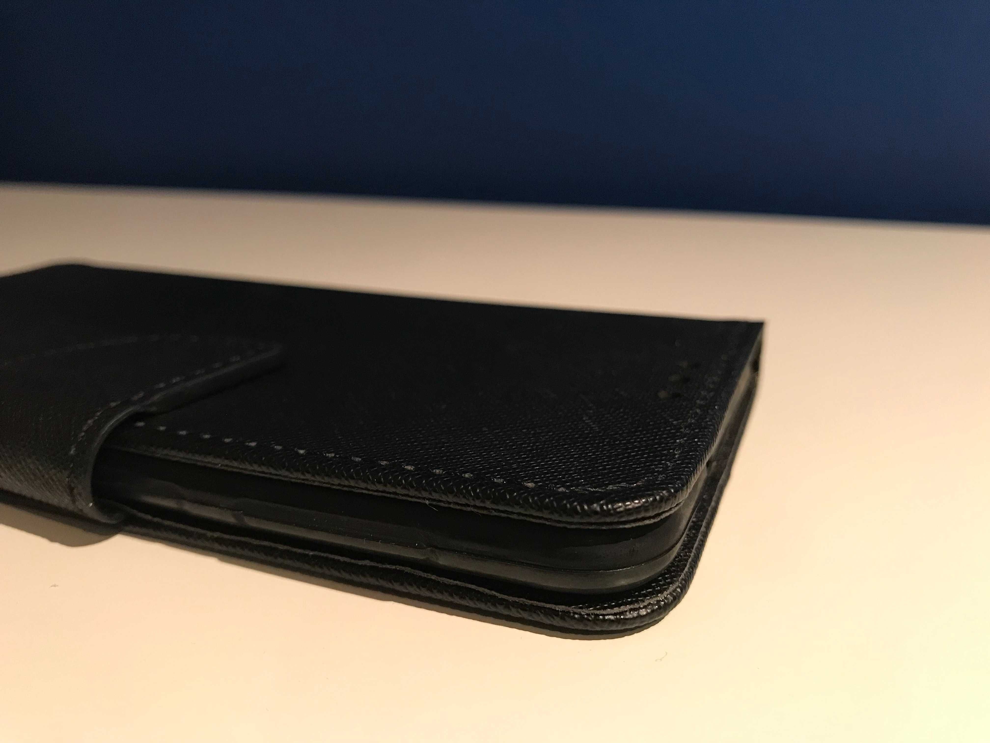 Etui na telefon komórkowy