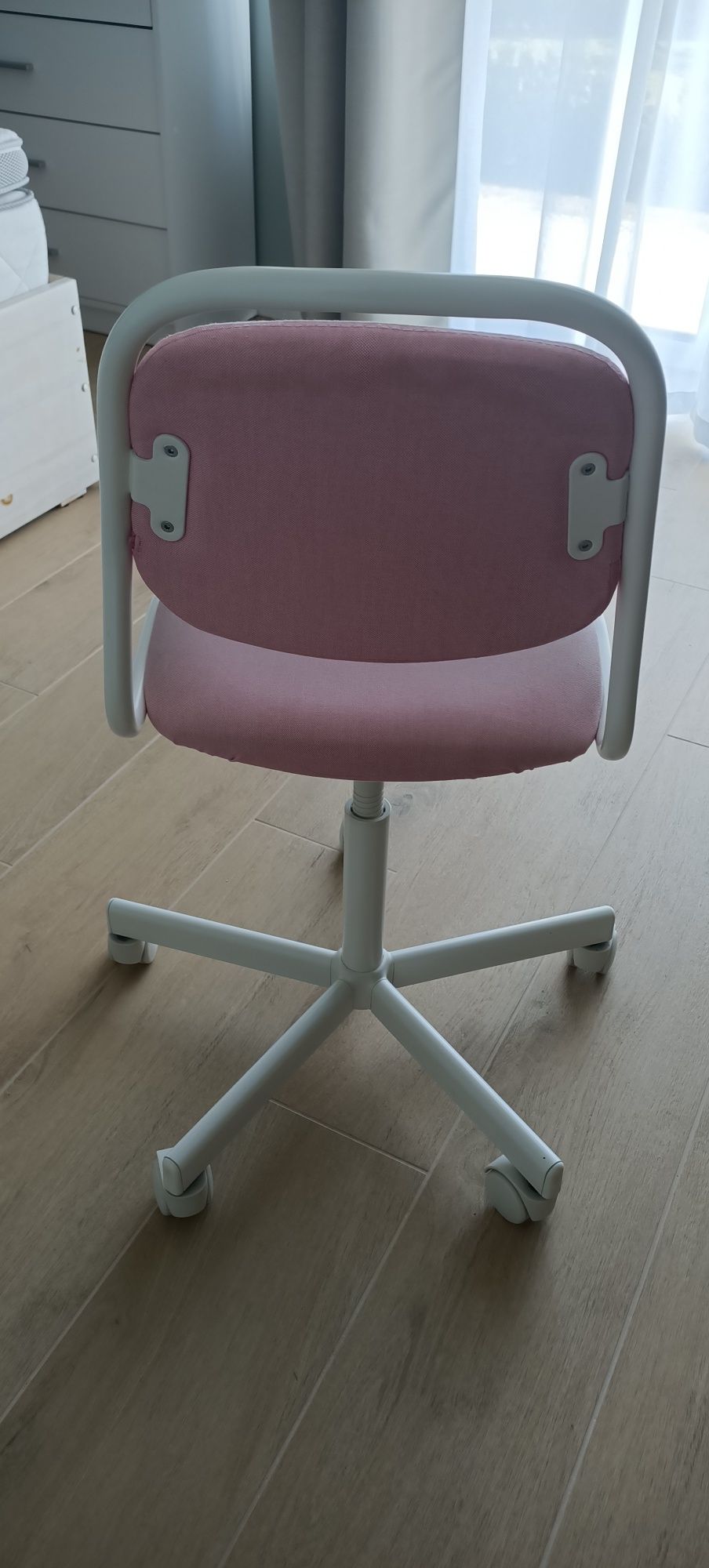 Krsesło obrotowe dziecięce Ikea różowe