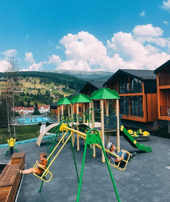 Терміново Котедж у Поляниці -Фенікс- (Буковель)