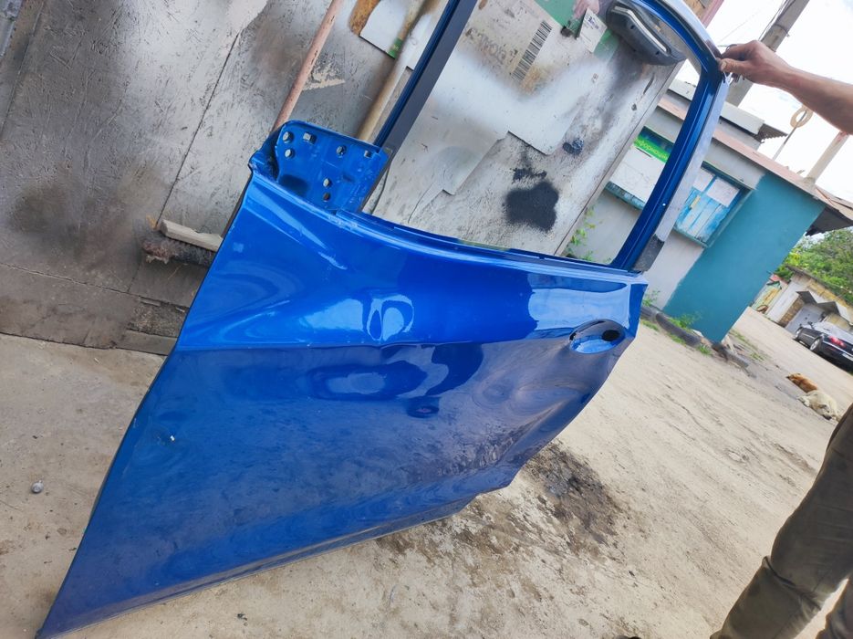 Двері передні ліві Chevrolet Bolt EV 22-24