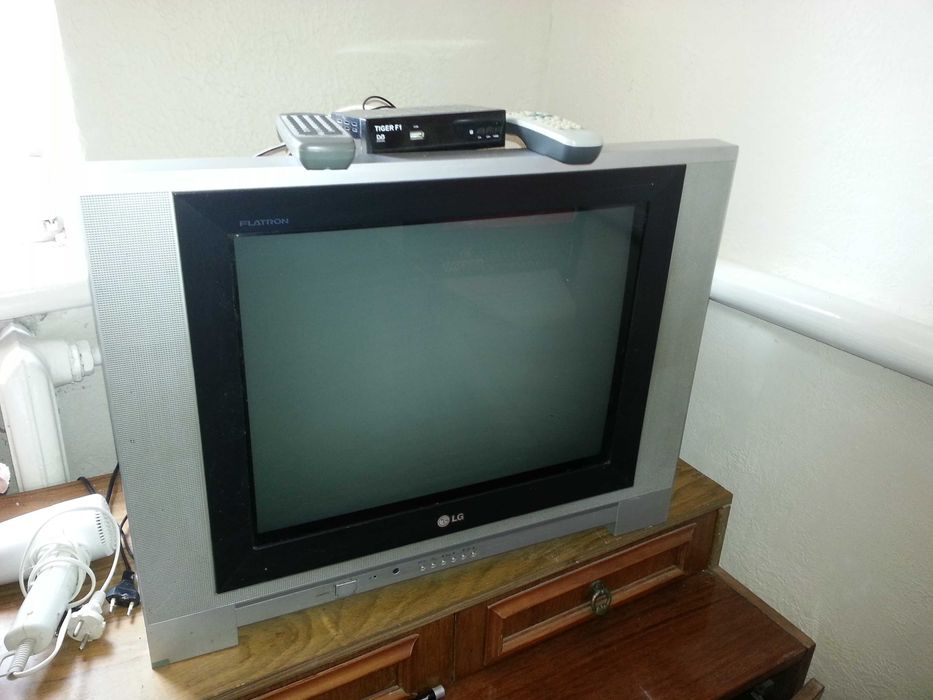 Телевізор LG RT-21, тюнер, антена