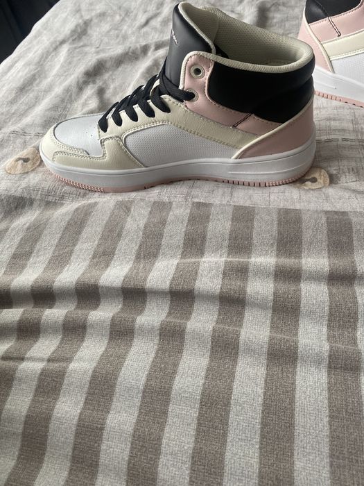Продам кросівки Champion
