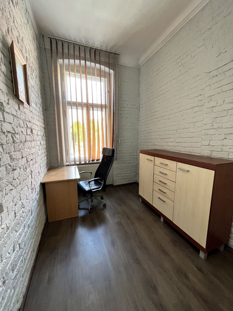 Продається 2 кімнатна квартира в центрі Мукачева