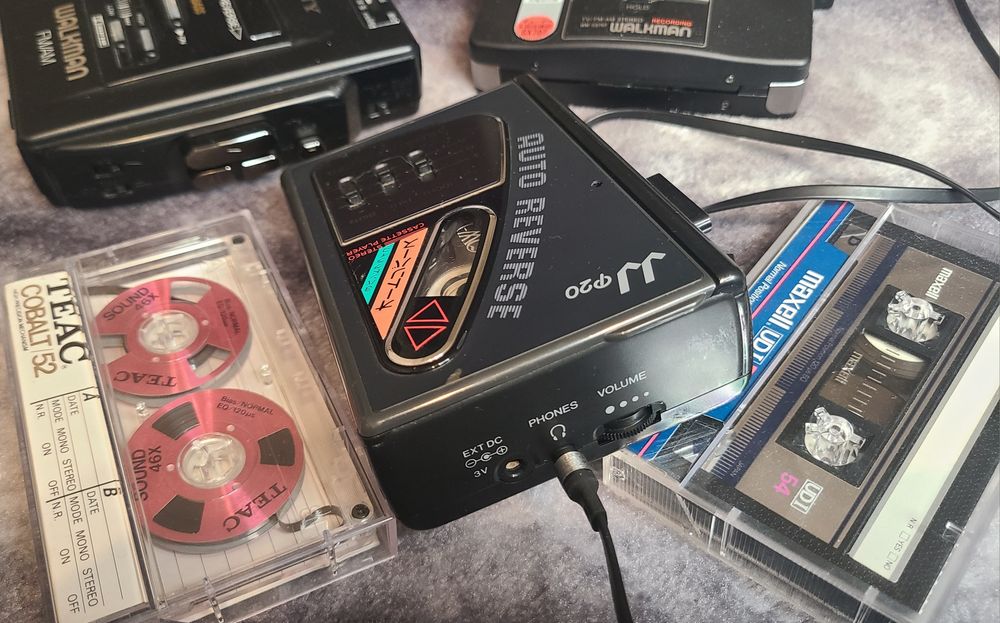 Винтажный кассетный плеер SANYO JJ-P20 рабочий, отличное звучание