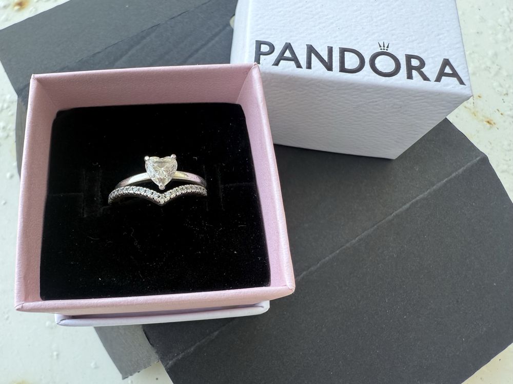 Vende-se conjunto aneis Pandora em Prata