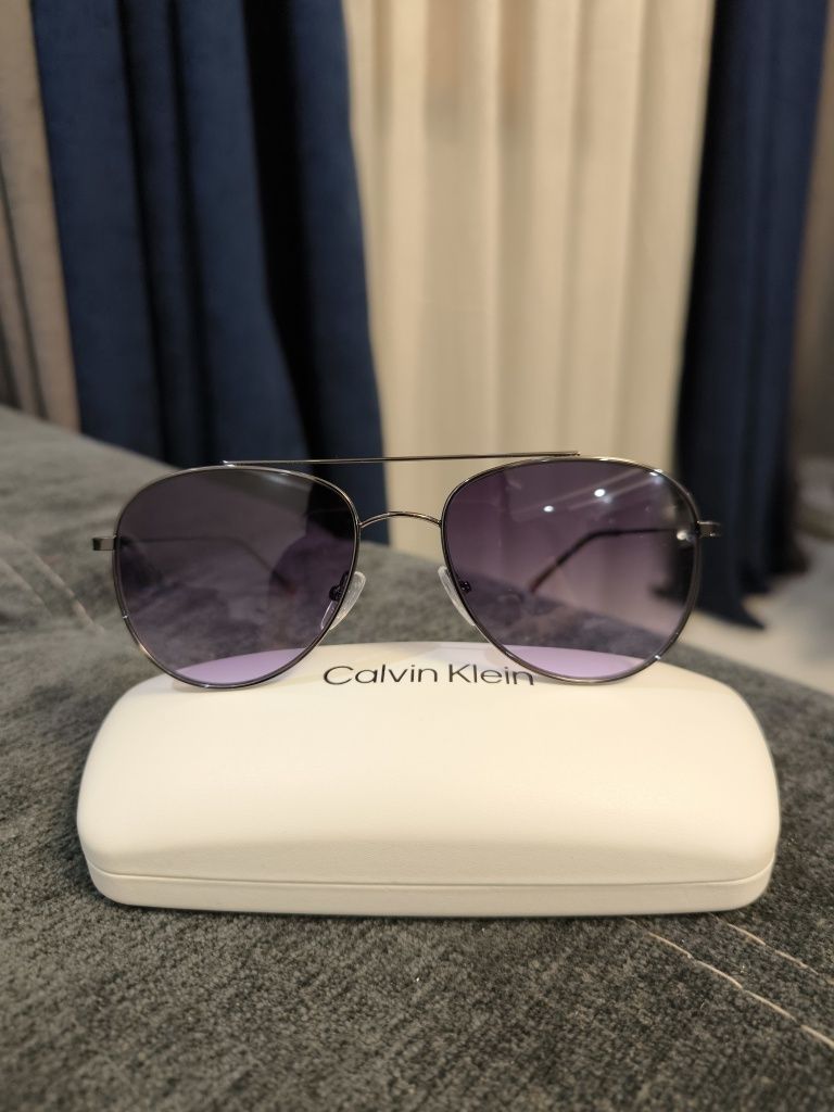 Сонцезахисні окуляри Calvin Klein.Оригінал. Нові