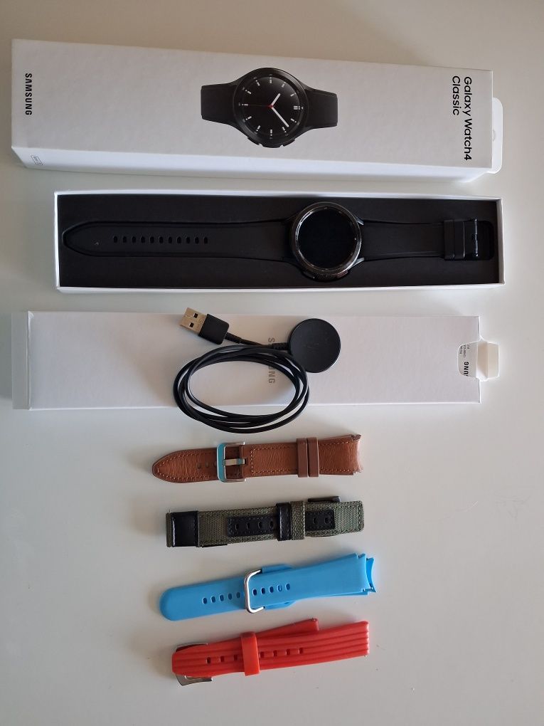 Smartwatch Samsung Classic 4 LTE + Braceletes