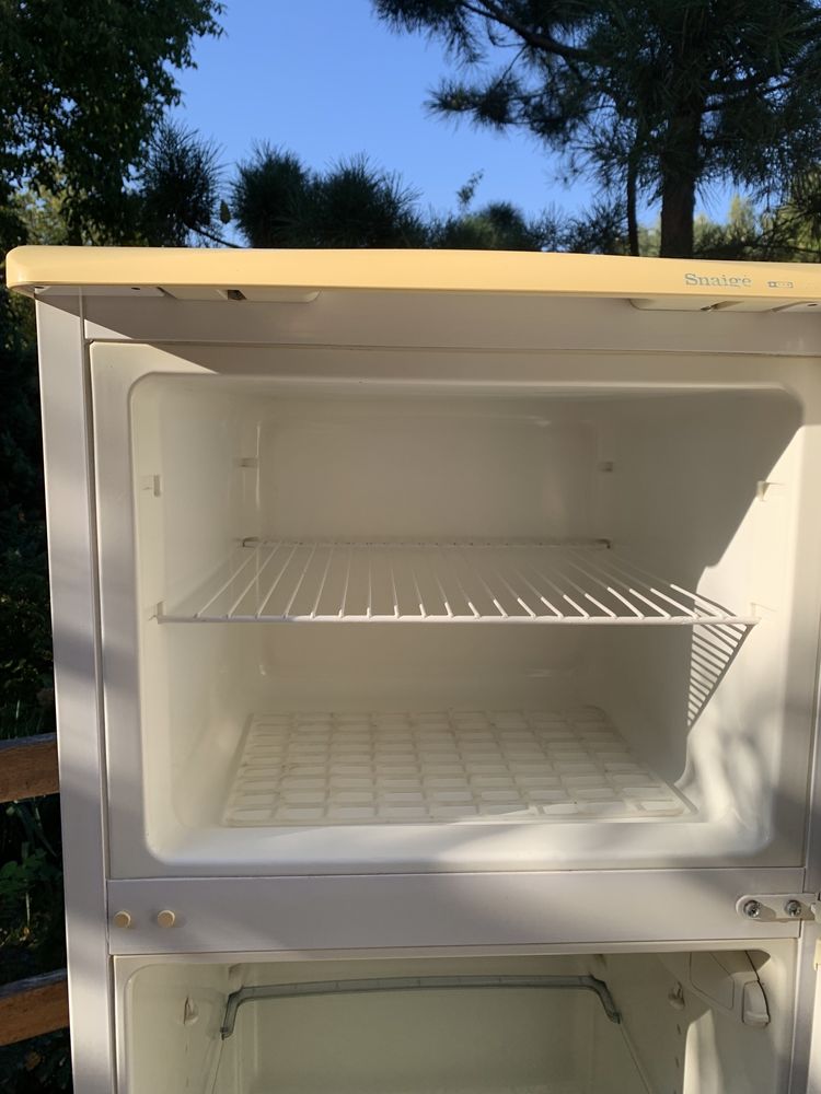 Холодильник Snaige FR275 продам