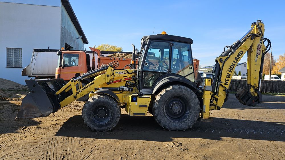 Koparko-ładowarka New Holland B110 C JCB 3CX Contractor  Case 580S