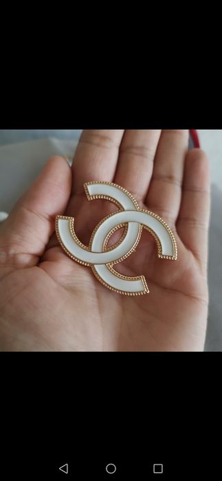 Broszka złoty kolor cc biała hit mega cudna