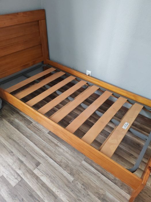 Cama com estrado solteiro