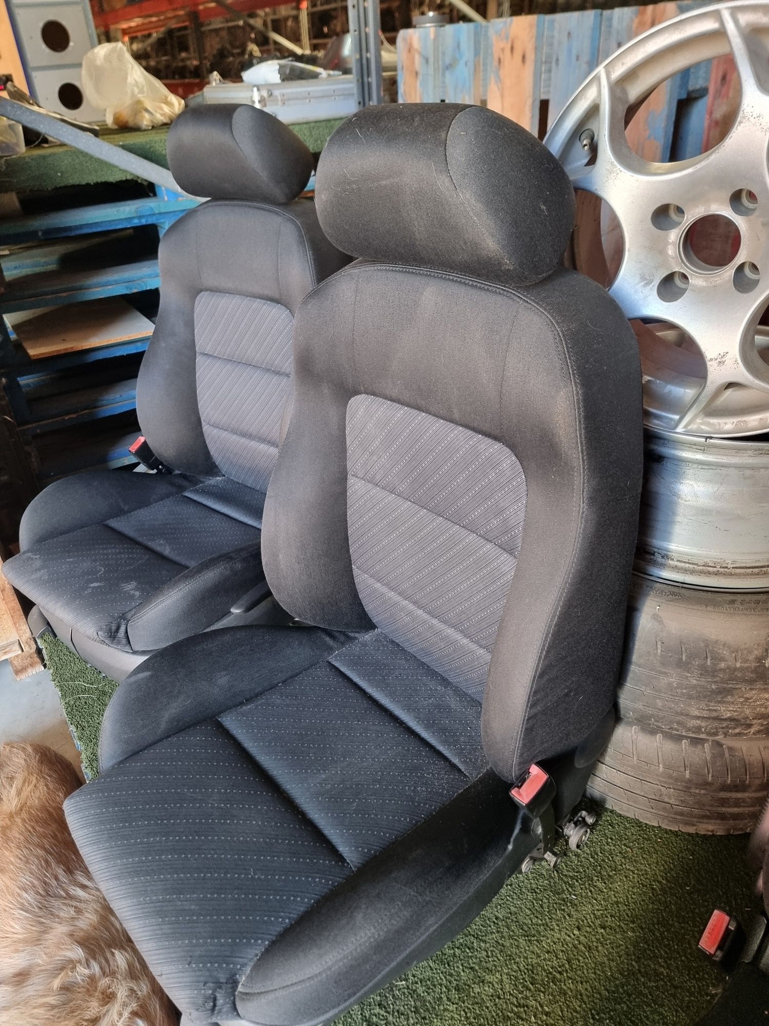 Bancos frente Seat leon 2002