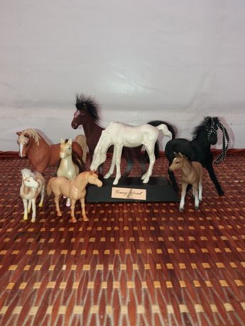 Conjunto de cavalos várias raças