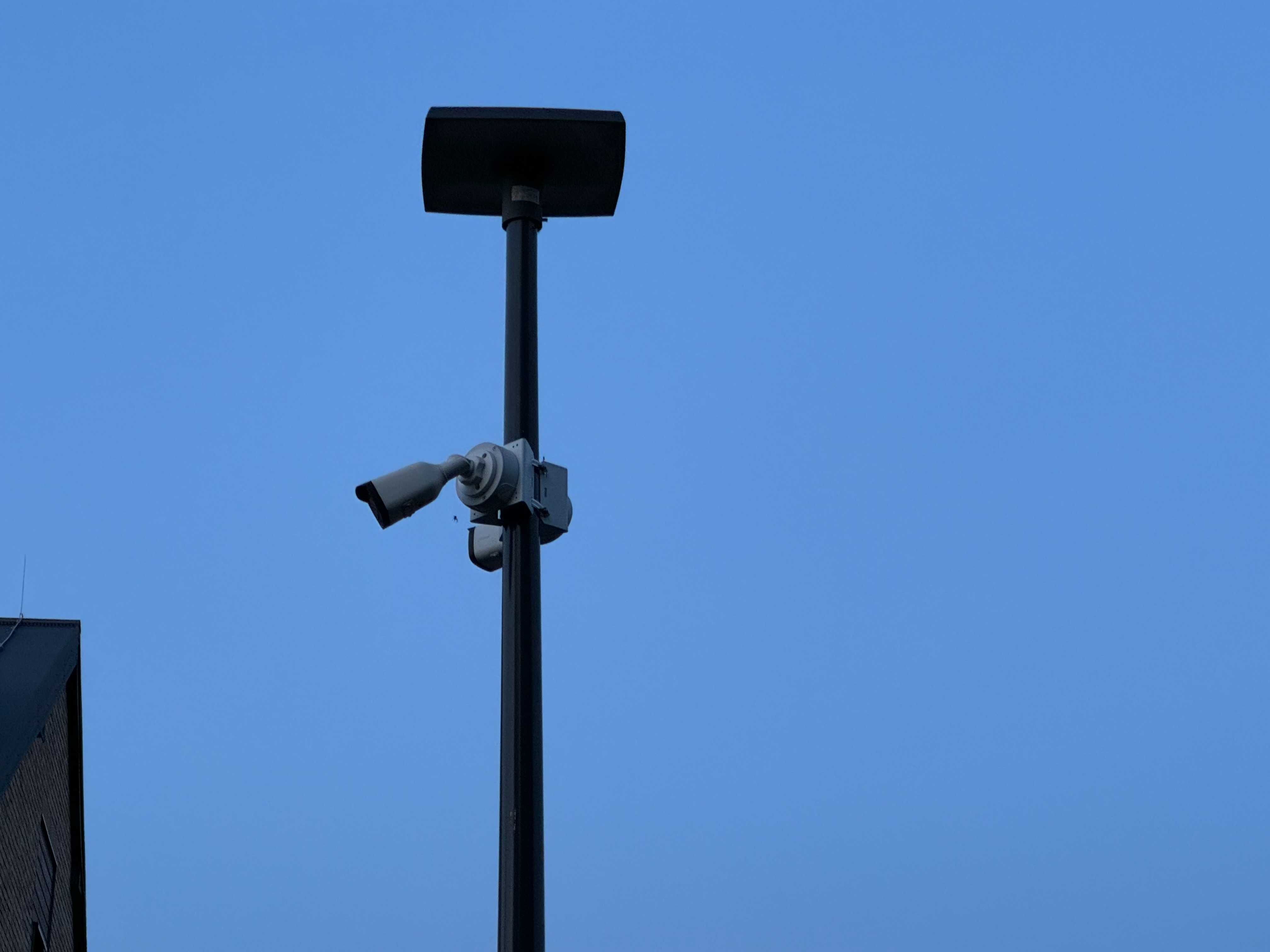 Montaż monitoringu do domu i biura. Instalacja kamer, wideodomofonów