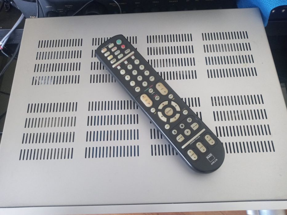 Amplificador/receiver 5.1 NAD L70