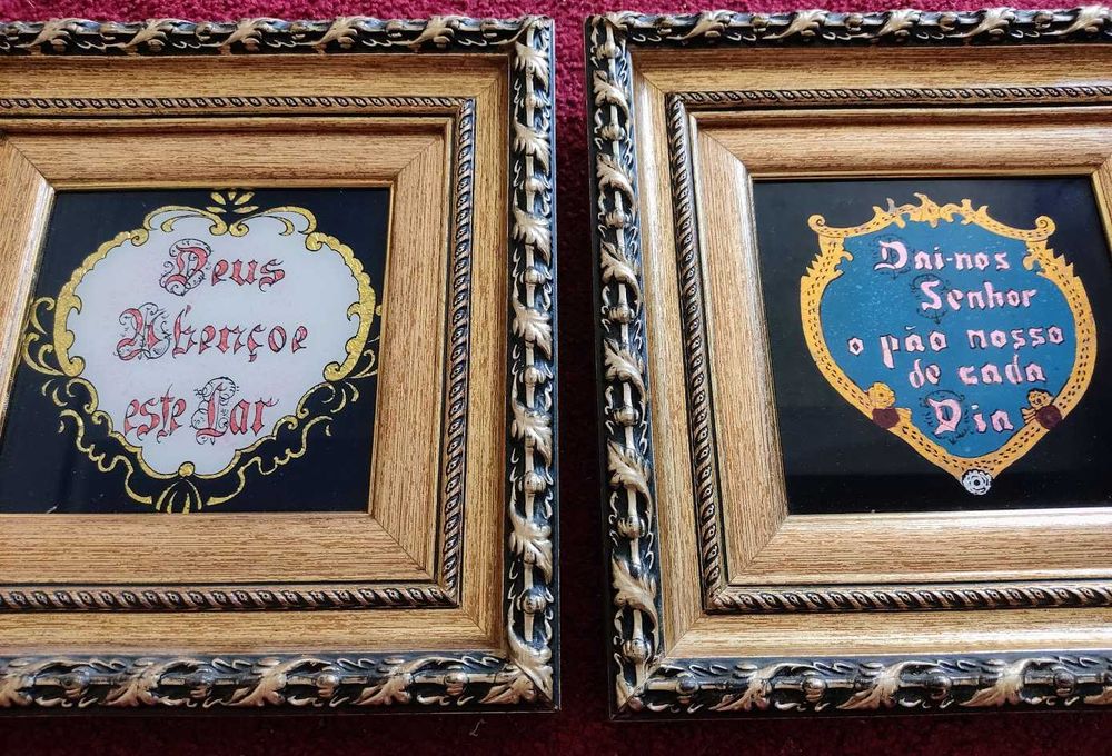 Par de quadros com vidros falantes religiosos pintados à mão