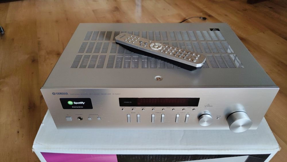 Amplituner sieciowy YAMAHA R-N301