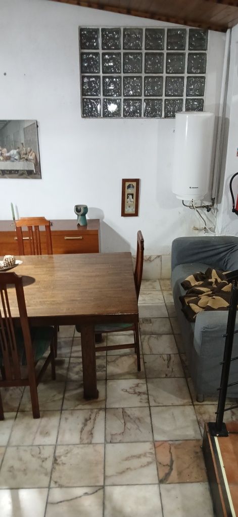 Alugo 2 quartos com srventia de conha própria