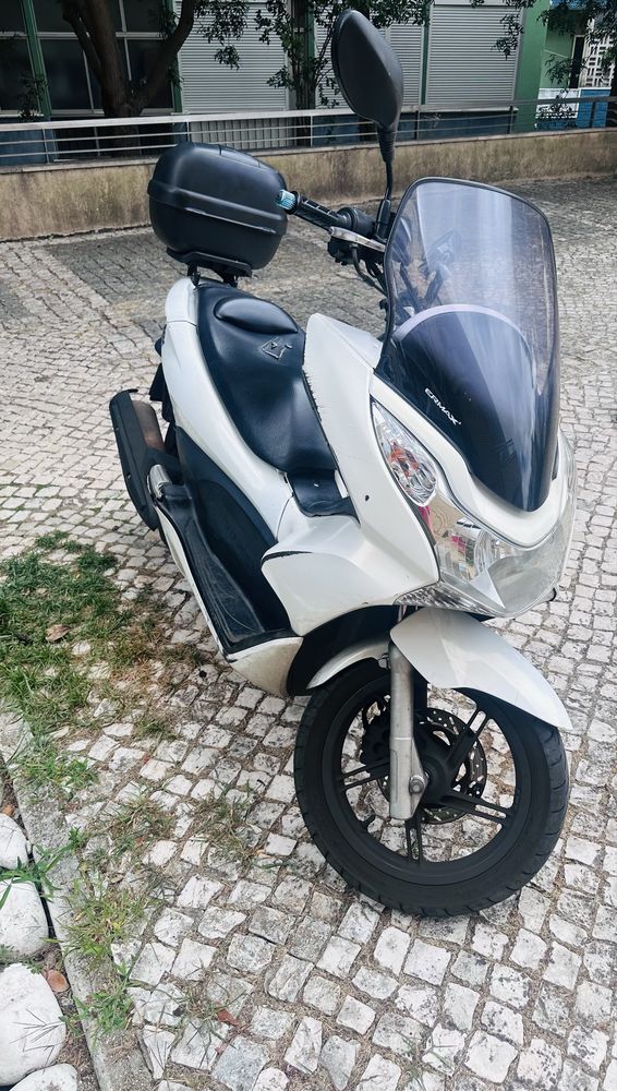 Honda PCX 2012.