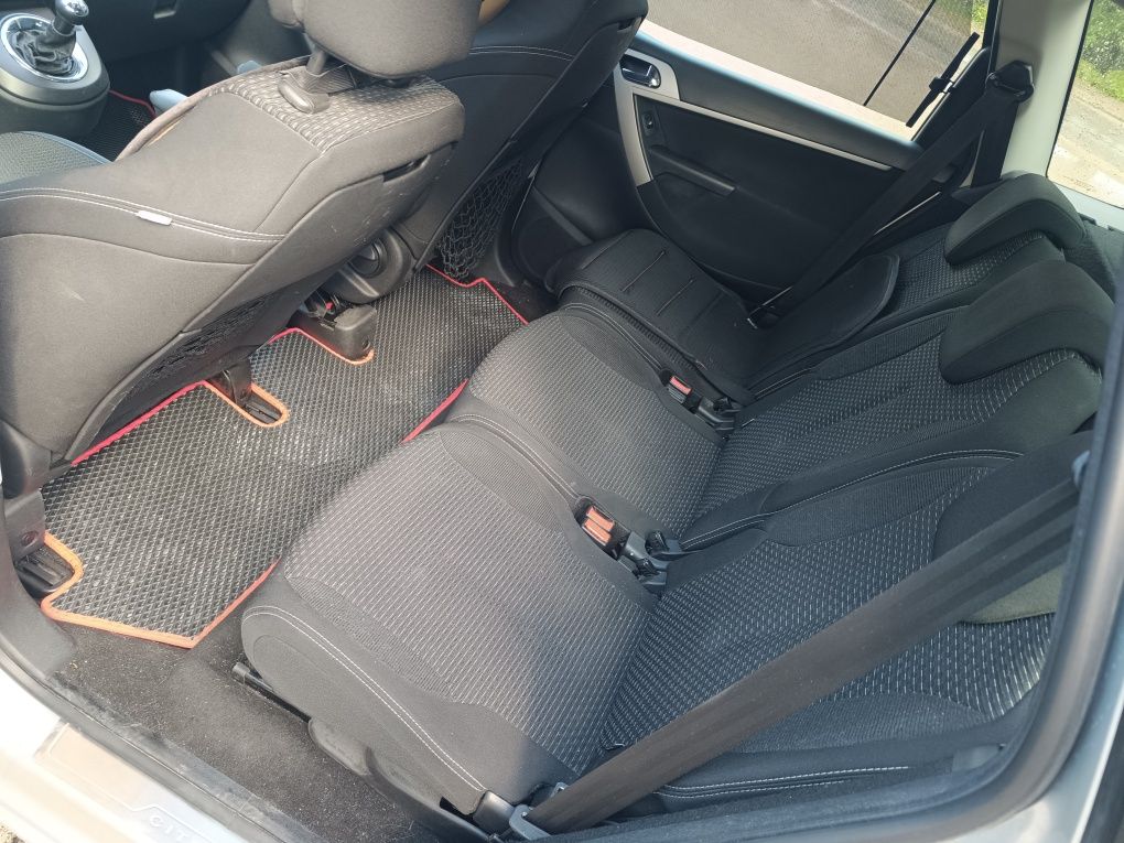 Citroen C4 Picasso 1.6 HDi*Ładny stan*Zero rdzy*Hak*ZAMIANA