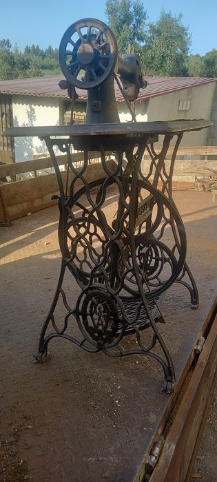 Máquina de costura antiga