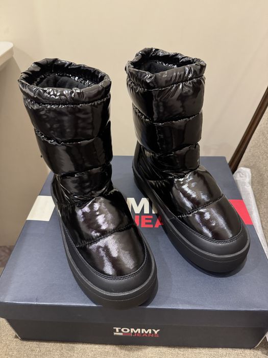 Зимові дутікі угі UGG Tommy Hilfiger оригінал р 38,39