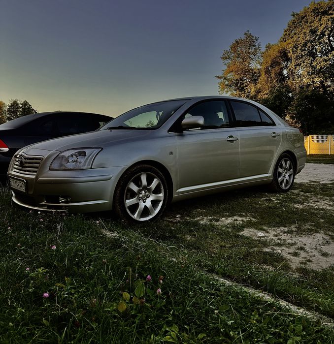Продам Тойота Авенсис 2003