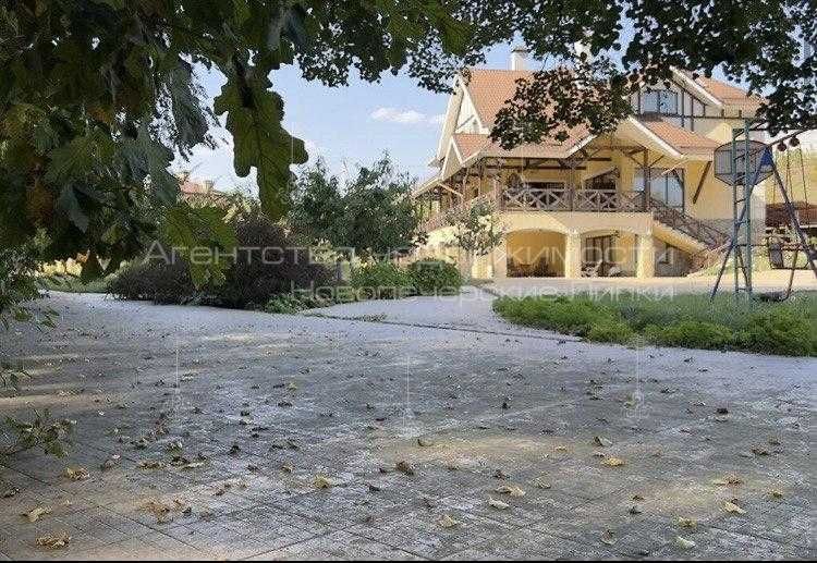 Продажа дома с бассейном и дом охраны село Мархалевка Киевская ТОРГ