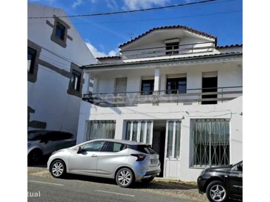 Moradia com Potencial Comercial e Habitacional em Salgueiro do Camp...