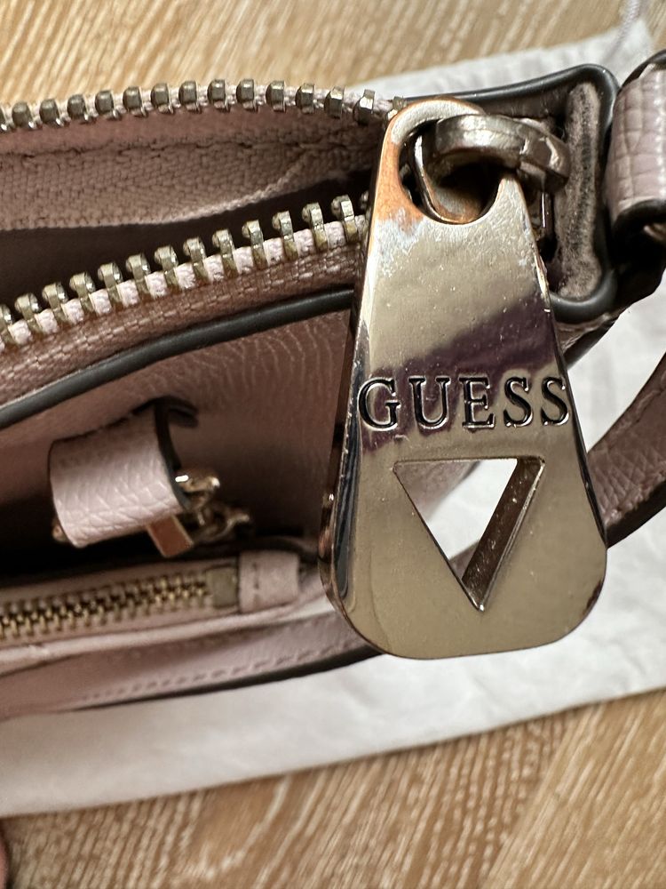 Сумка Guess