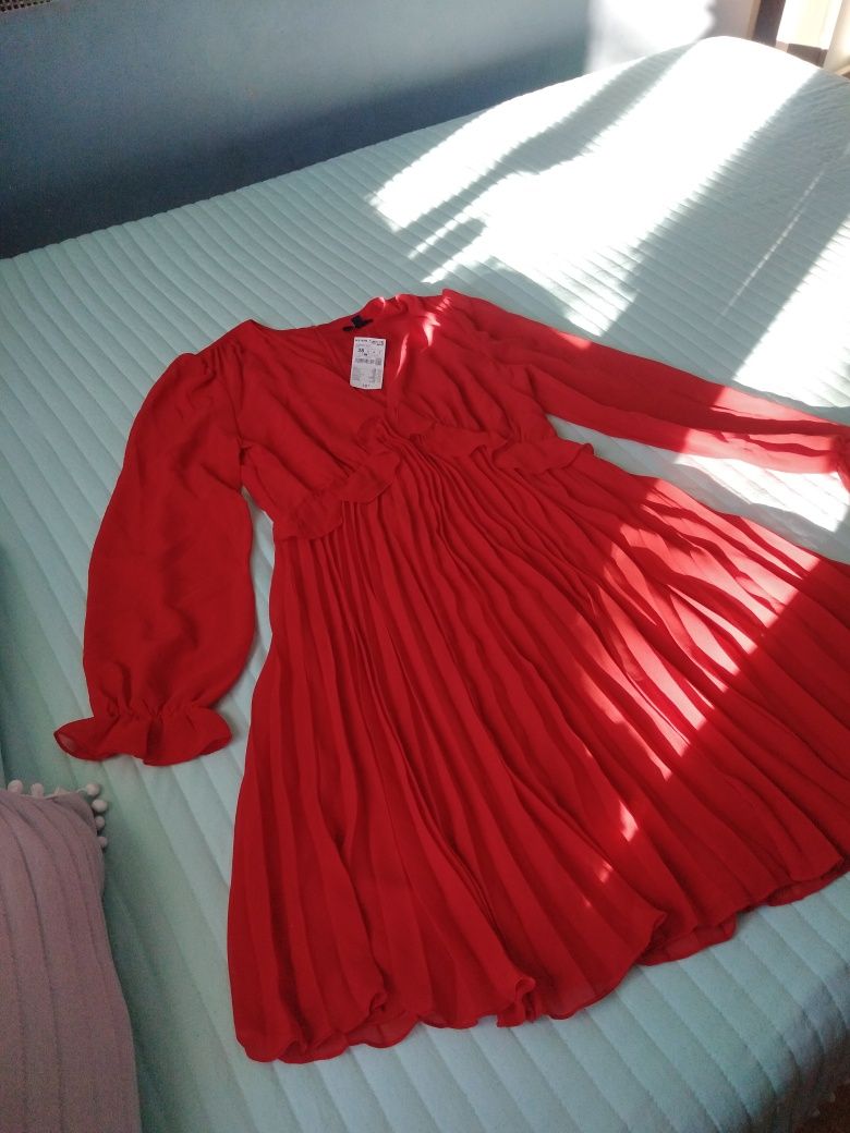 Sukienka czerwona nowa rozm. 38