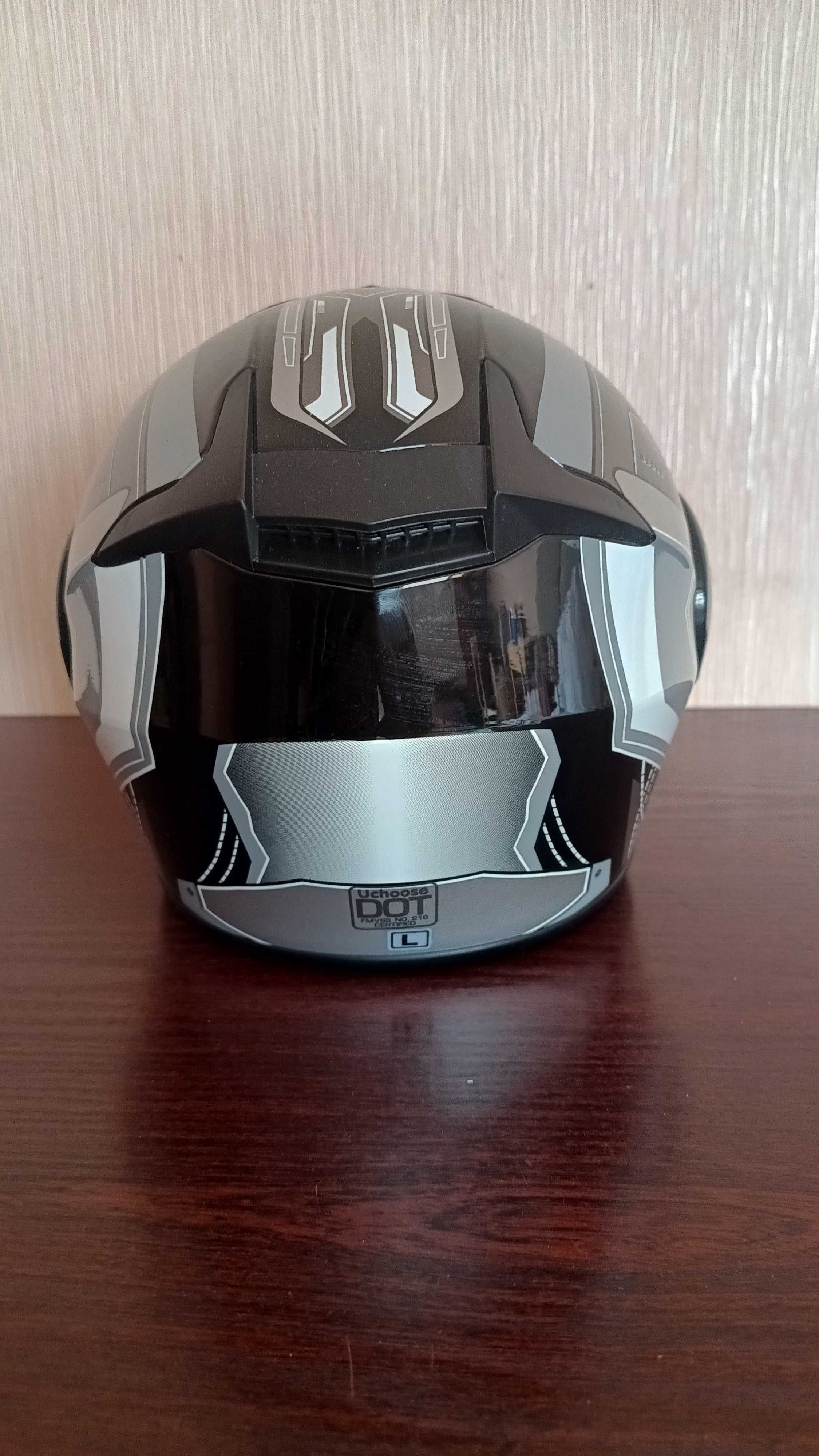 Kask      motor.