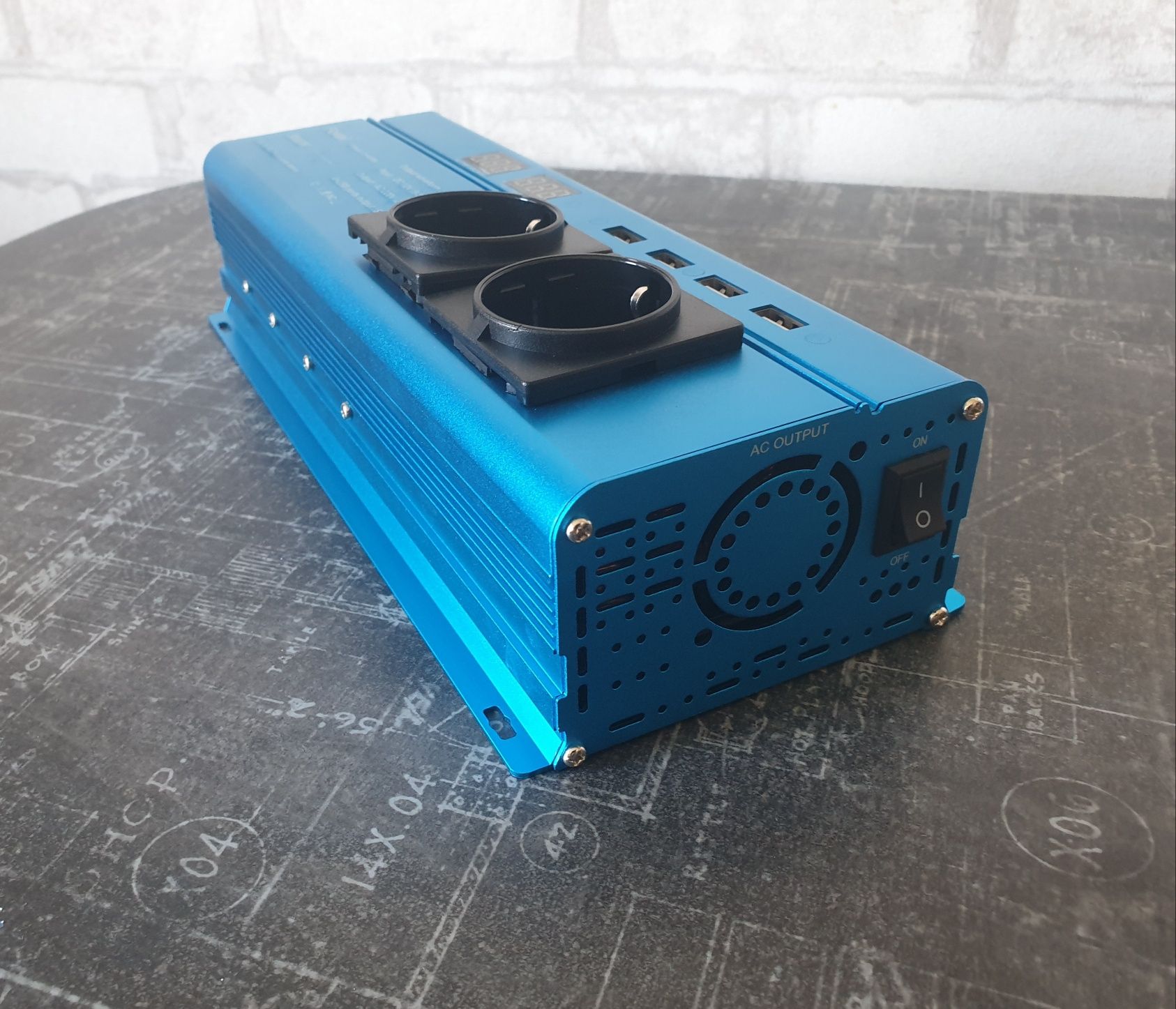 Інвертор Foval перетворювачь инвектор 12/220V ,3000W чистый синус
