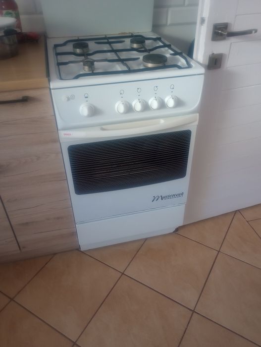 Kuchenka gazowa z piekarnikiem gazowym