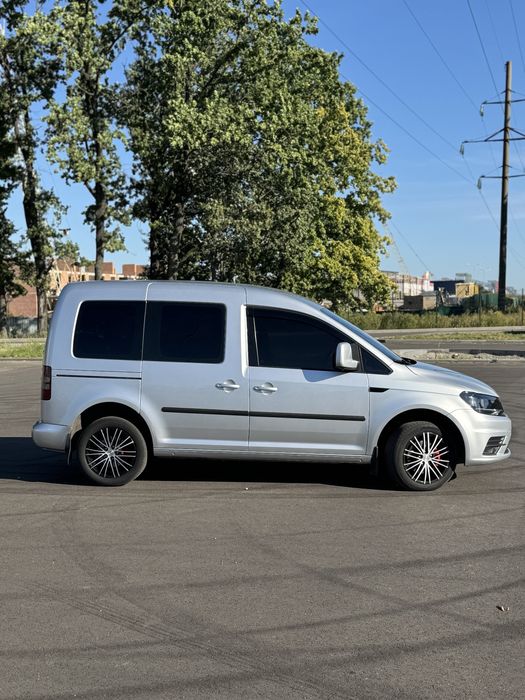 Volkswagen Caddy 2012 року 1.6 дизель.