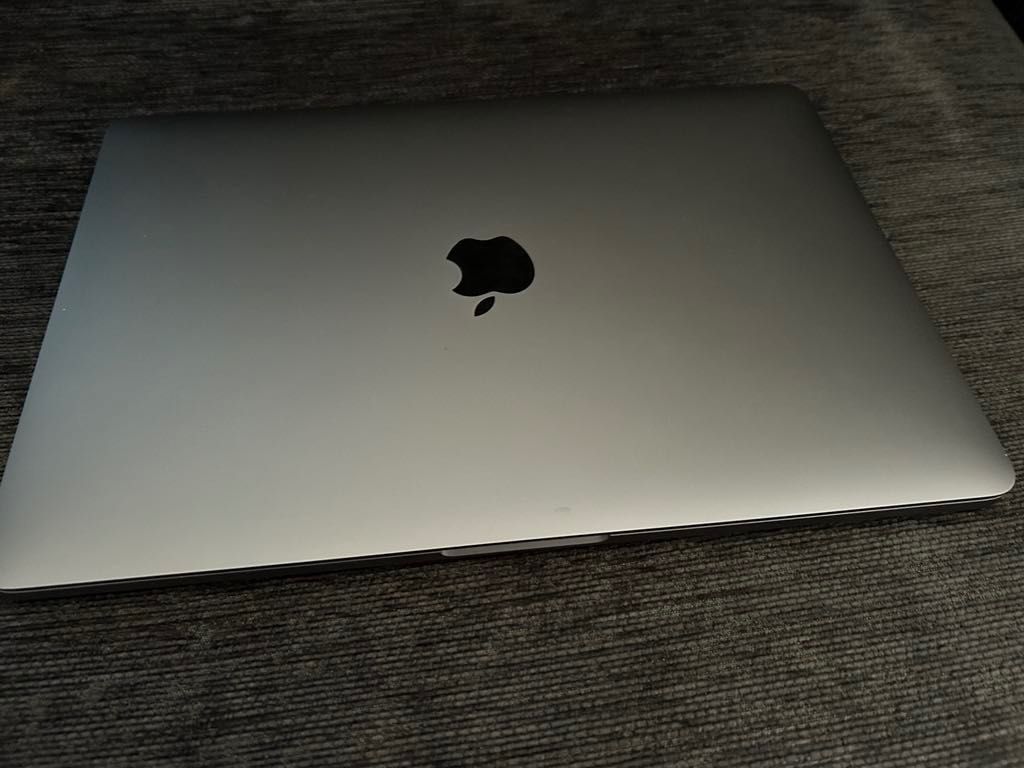 Apple MacBook Pro 13.3'' M2 8-core 8GB 512GB SSD- c/novo(com garantia)