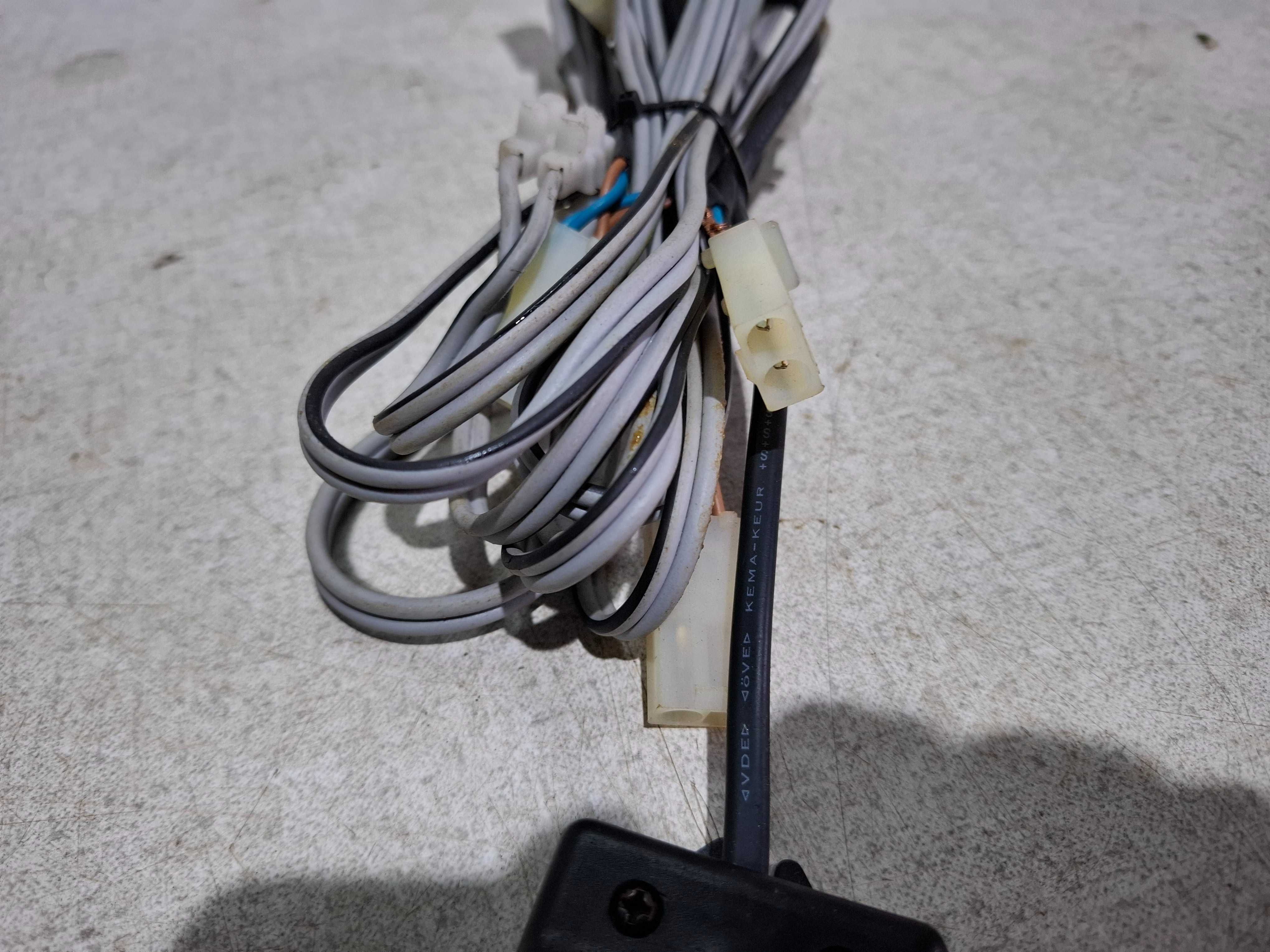 Elektroniczny transformator do niskonapięciowych lamp halogenowych