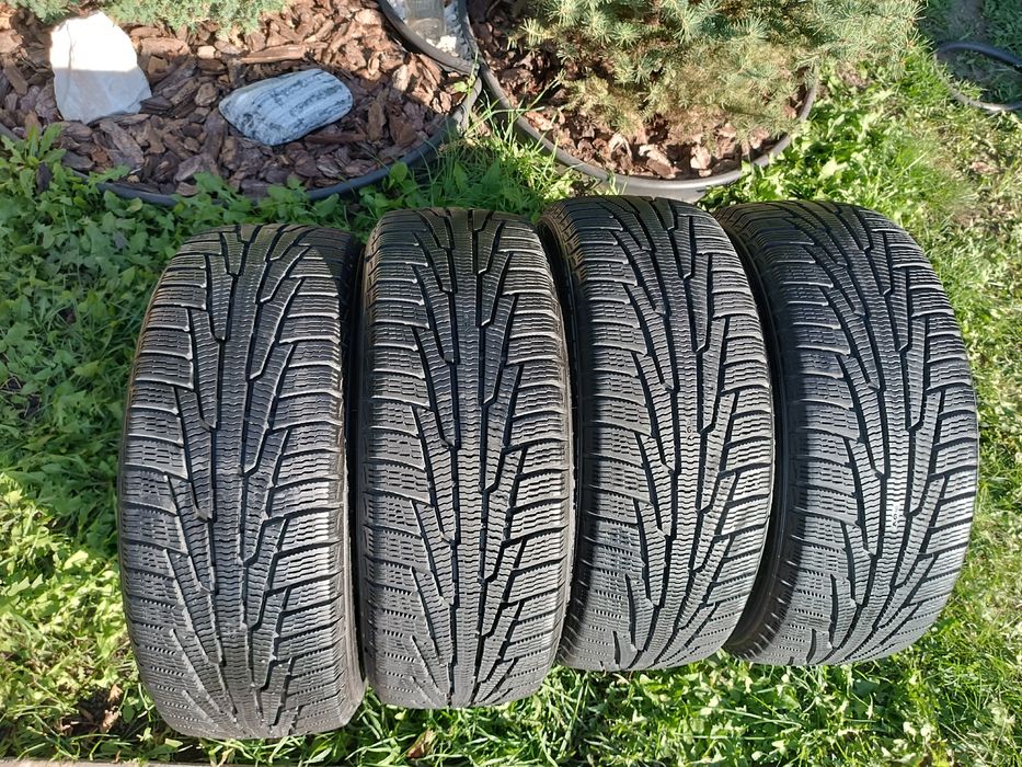 205 55 R16 комплект зимних шин nokian