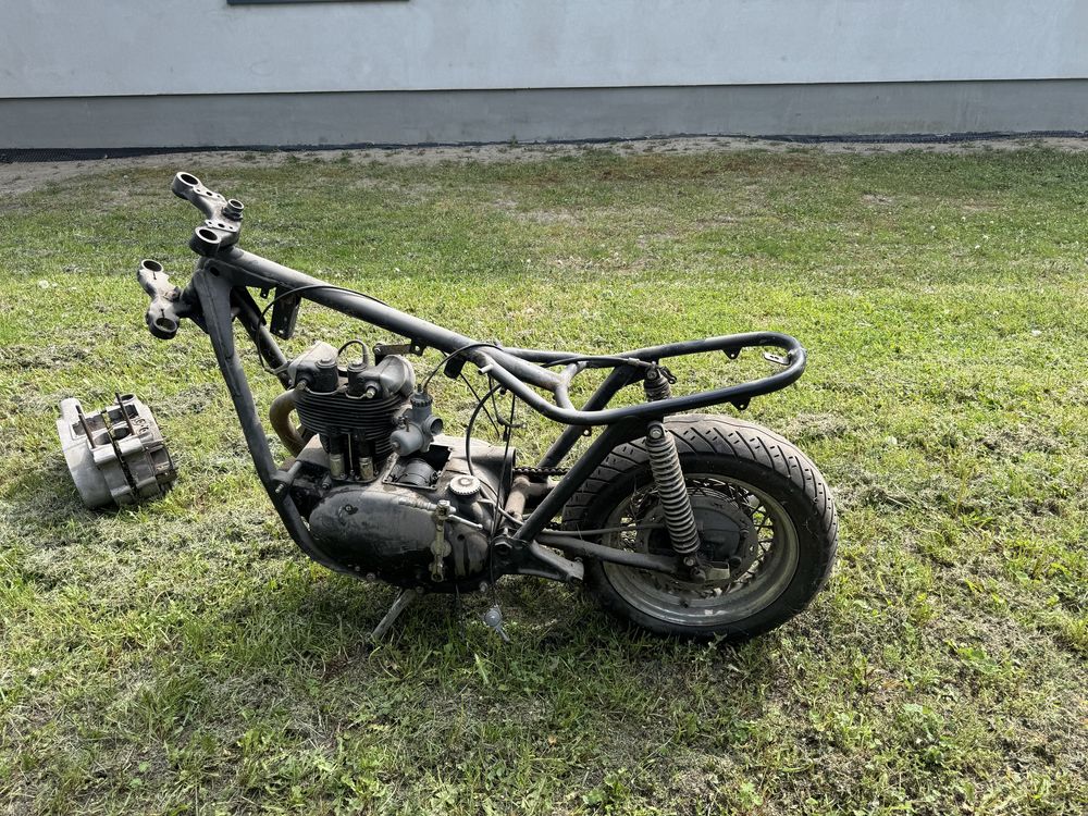 SFM Junak M10 Rama silnik