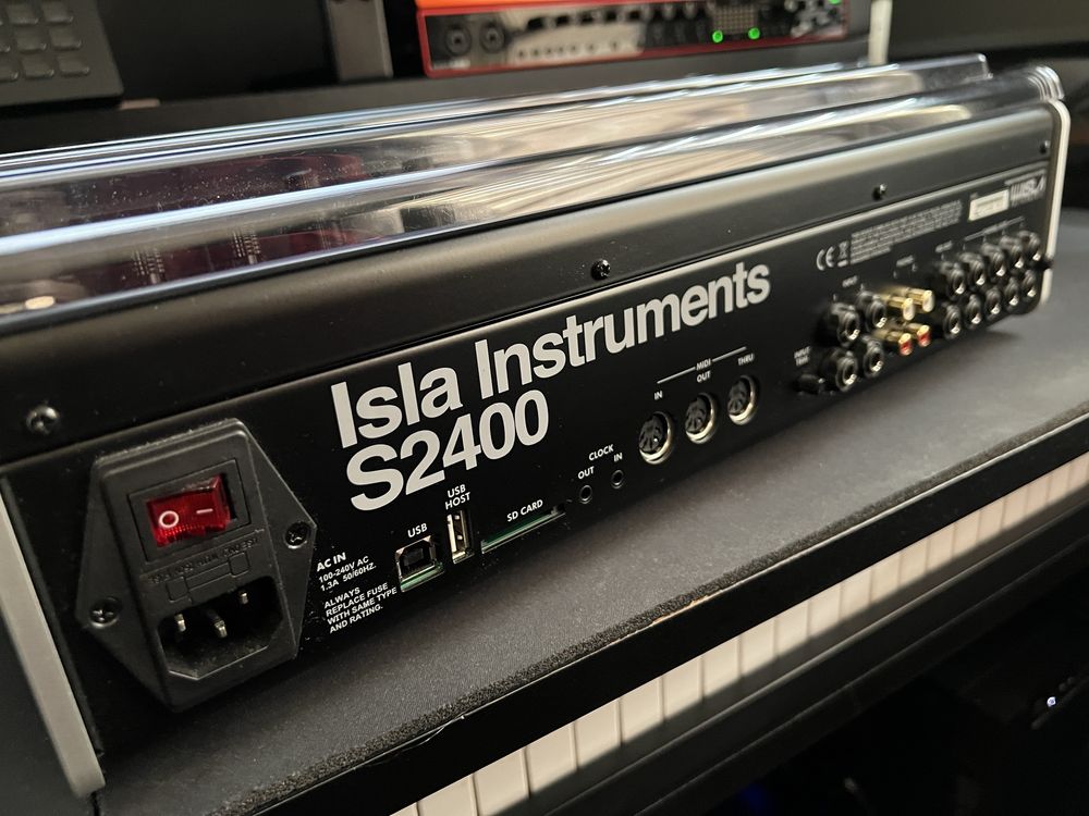 Isla instruments S2400 jak emu sp1200