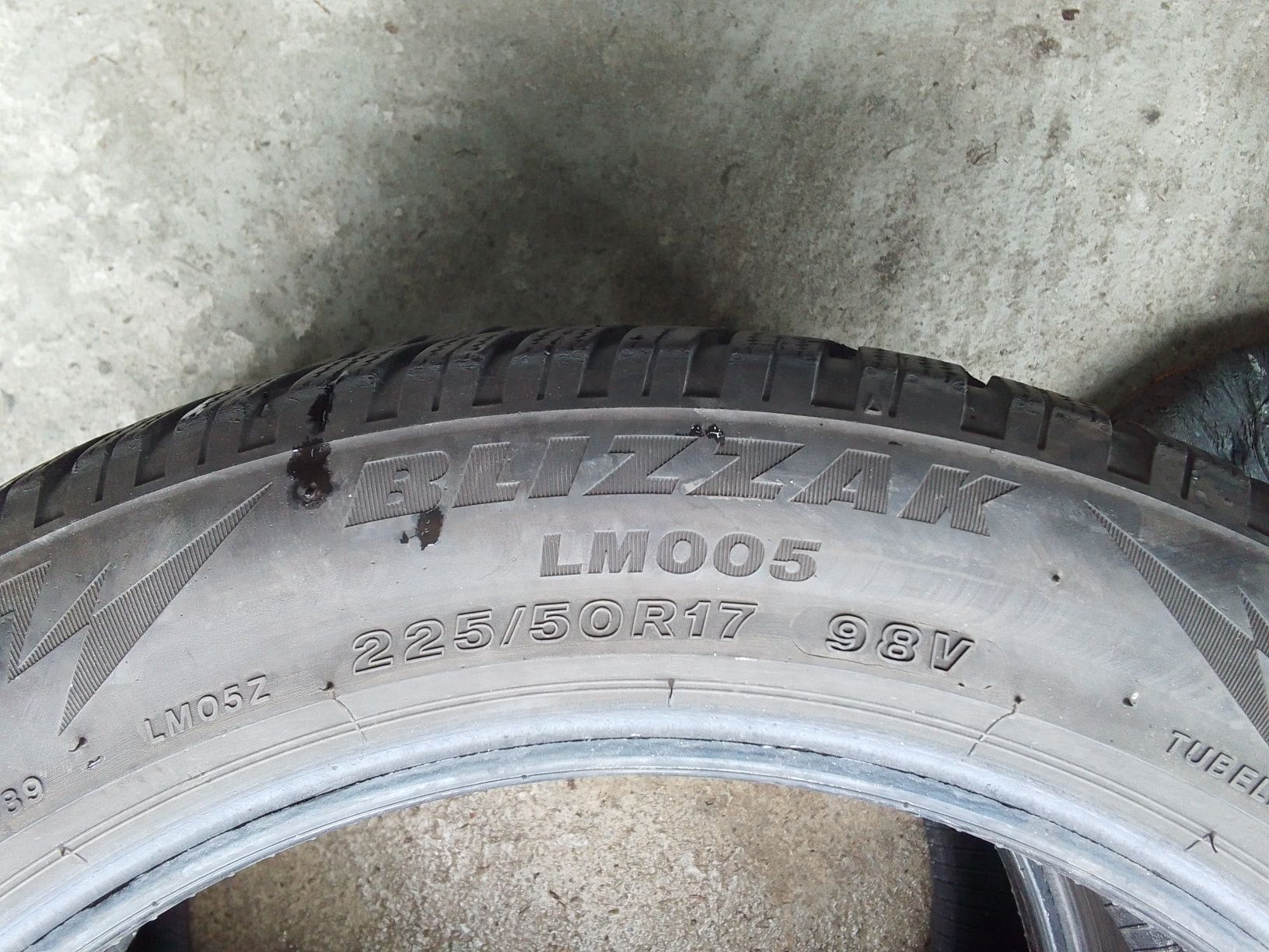 2 Opony zimowe 225/50r17 BRIDGESTONE 2021r