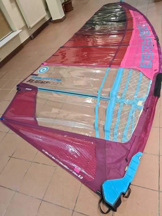 Żagiel NeilPryde Flight EVO 9.0 + maszt NeilPryde 550 TPX 100,