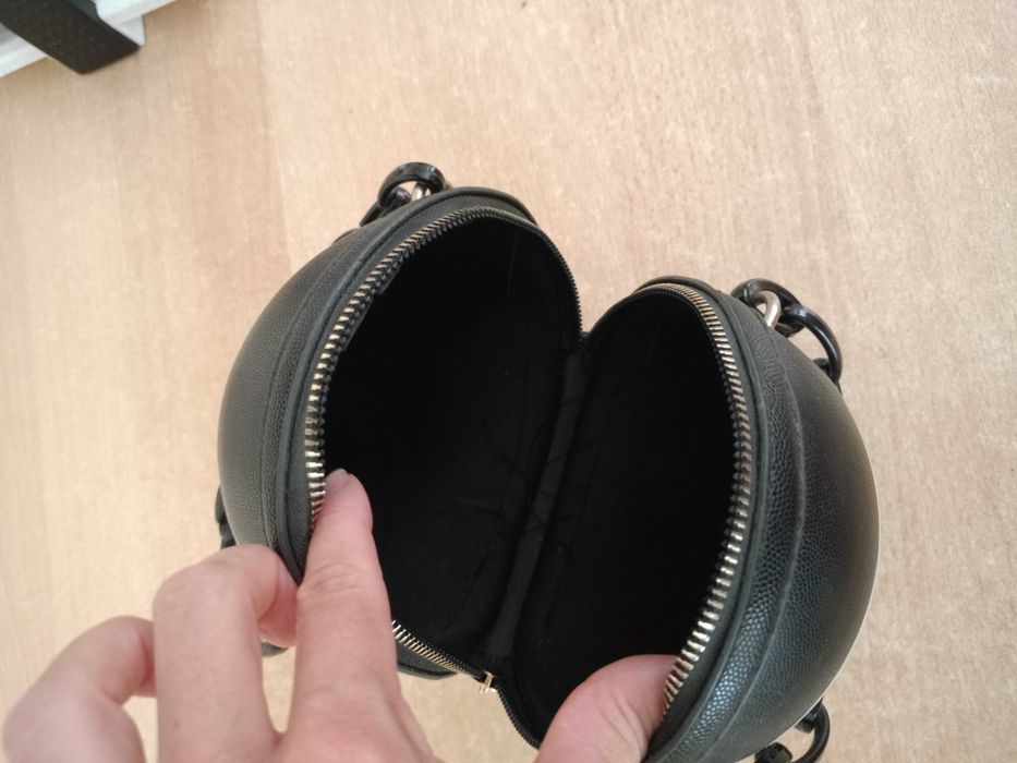 Женские сумки,бананки.Фасоны цвета и цены разные.Состояние отличное!